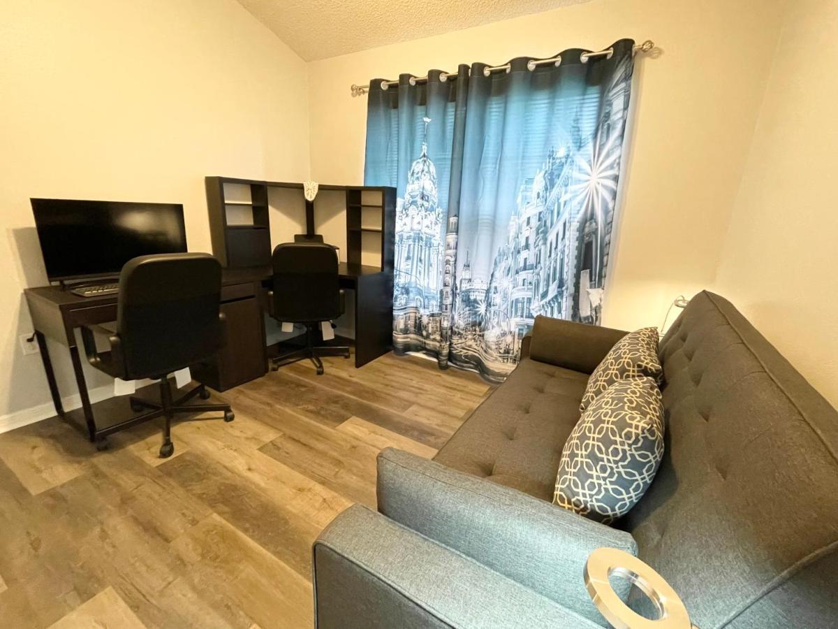 Fully Renovated, Quiet, Spacious Disney Themed Pool Home With Office คิสซิมมี ภายนอก รูปภาพ