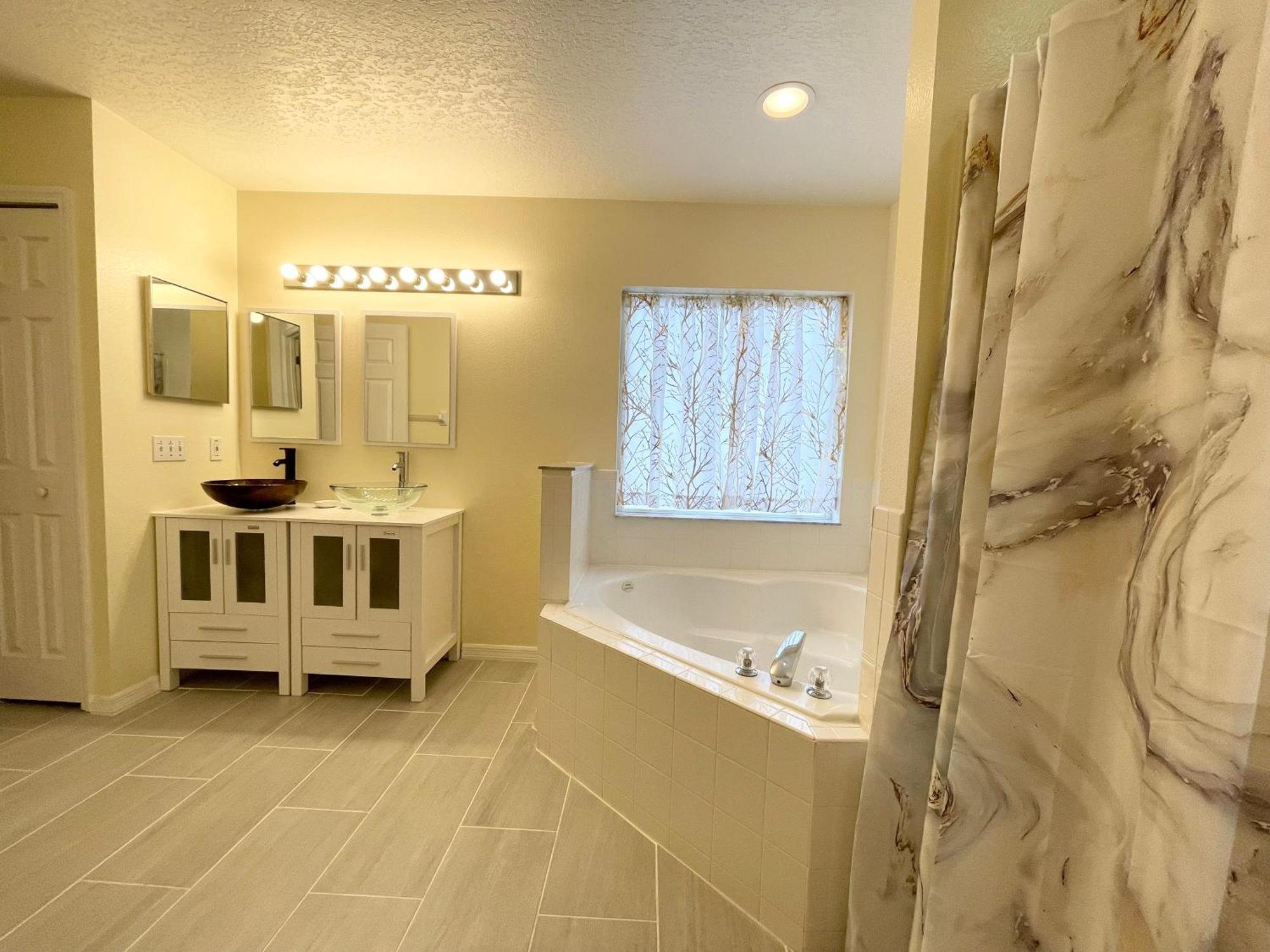 Fully Renovated, Quiet, Spacious Disney Themed Pool Home With Office คิสซิมมี ภายนอก รูปภาพ
